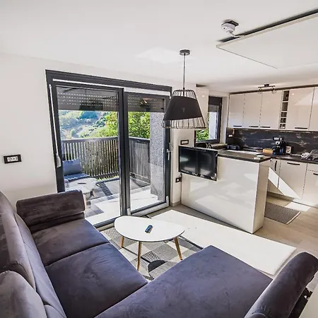 度假居 Aleks 伦达瓦